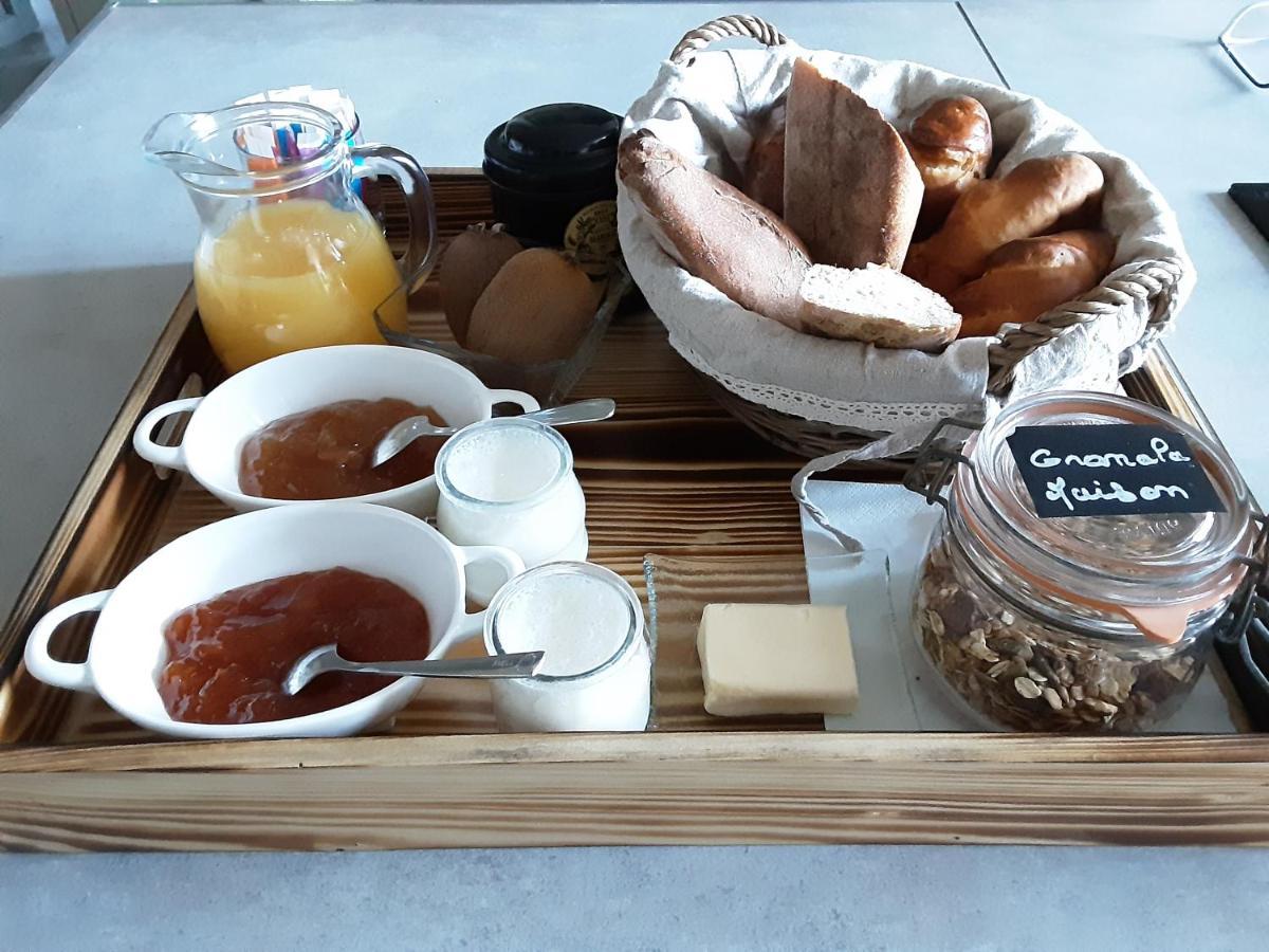 Gite " Les Tourterelles" Thaims Zewnętrze zdjęcie